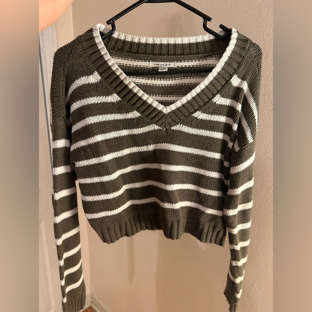 American Eagle sweater
